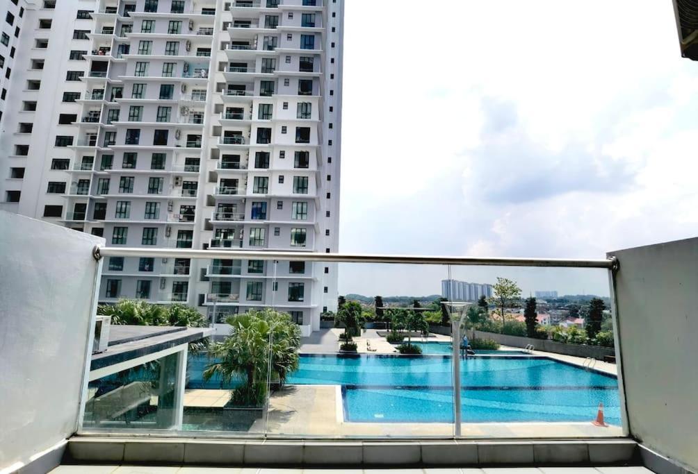 0805 The Platino Paradigm Mall Netflix Balcony By Stay Johor Bahru Bagian luar foto